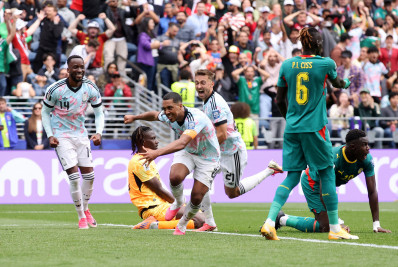 Bélgica vira no fim da prorrogação, vence Senegal e vai às oitavas da Copa