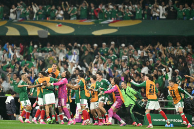 México vence o Equador e garante vaga nas oitavas de final da Copa