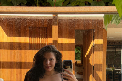 Ana Castela divulga novas fotos de biquíni e brinca sobre boa forma 