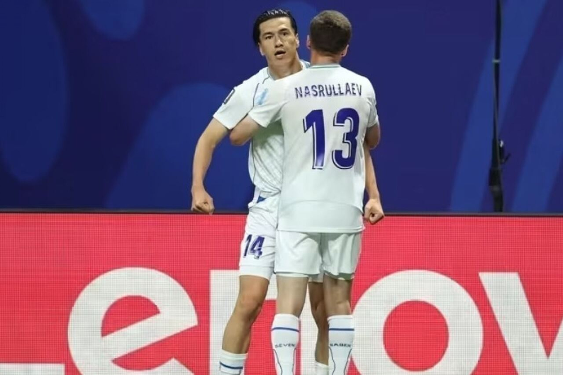 Atacante uzbeque supera astros e leva pr&ecirc;mio de gol mais bonito da 1&ordf; fase da Copa