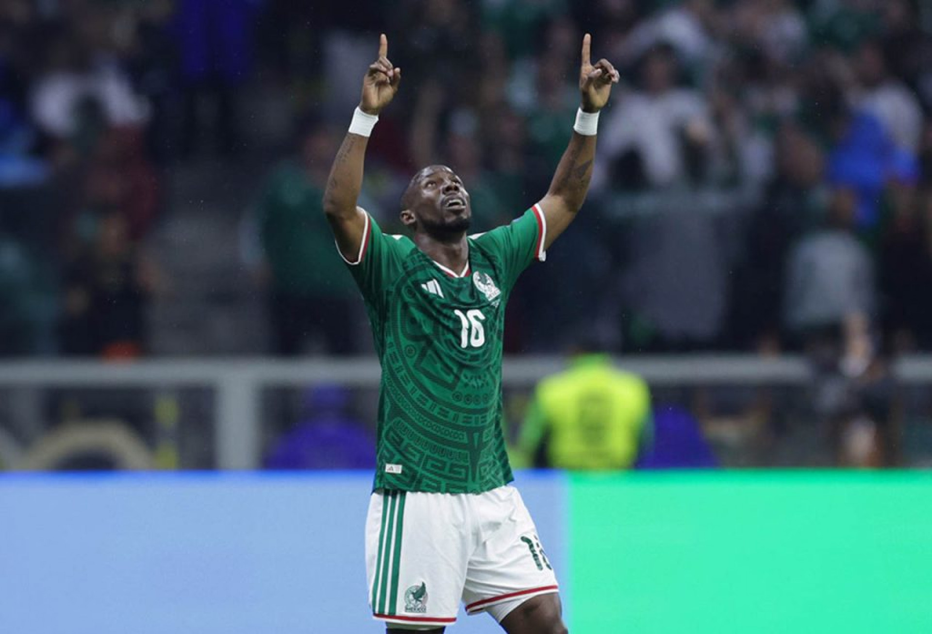 M&eacute;xico bate o Equador e avan&ccedil;a na Copa do Mundo