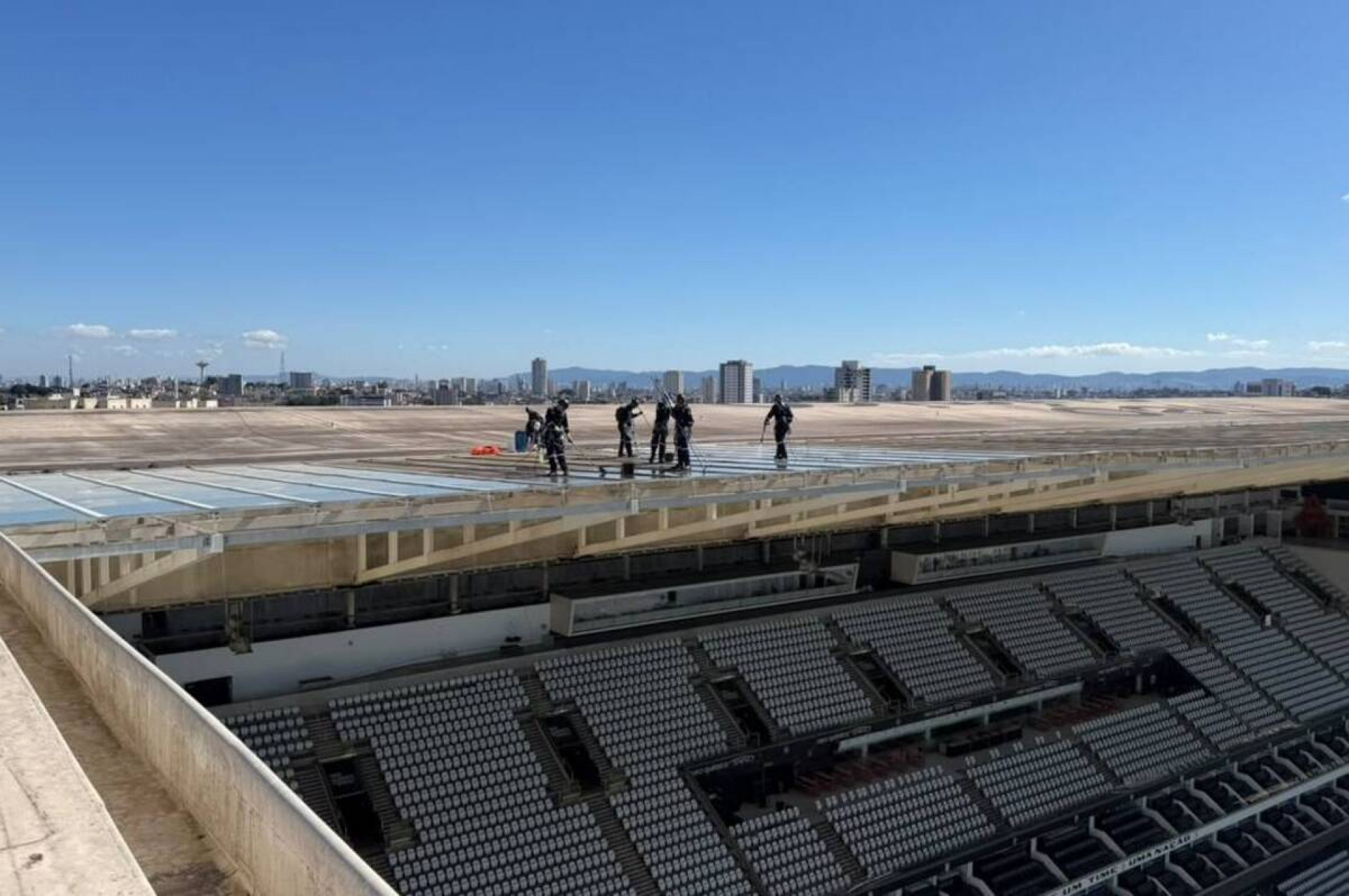 Corinthians come&ccedil;a limpeza da Neo Qu&iacute;mica Arena; veja imagens
