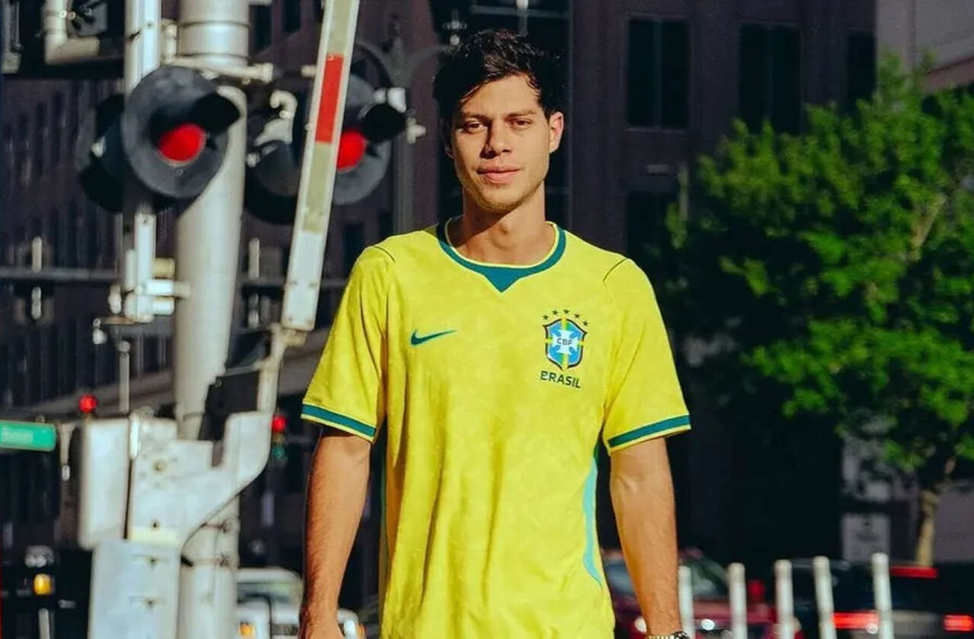 Ap&oacute;s Den&iacute;lson, Globo encaminha contrata&ccedil;&atilde;o de outro comentarista da Band; saiba quem &eacute;