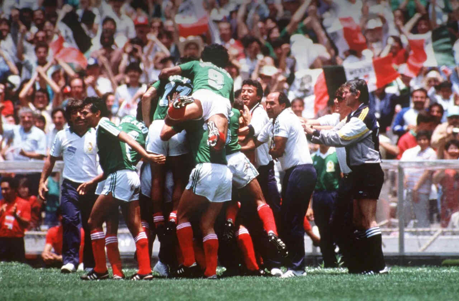 A magia do Azteca: M&eacute;xico passa de 86% de aproveitamento no est&aacute;dio em Copas