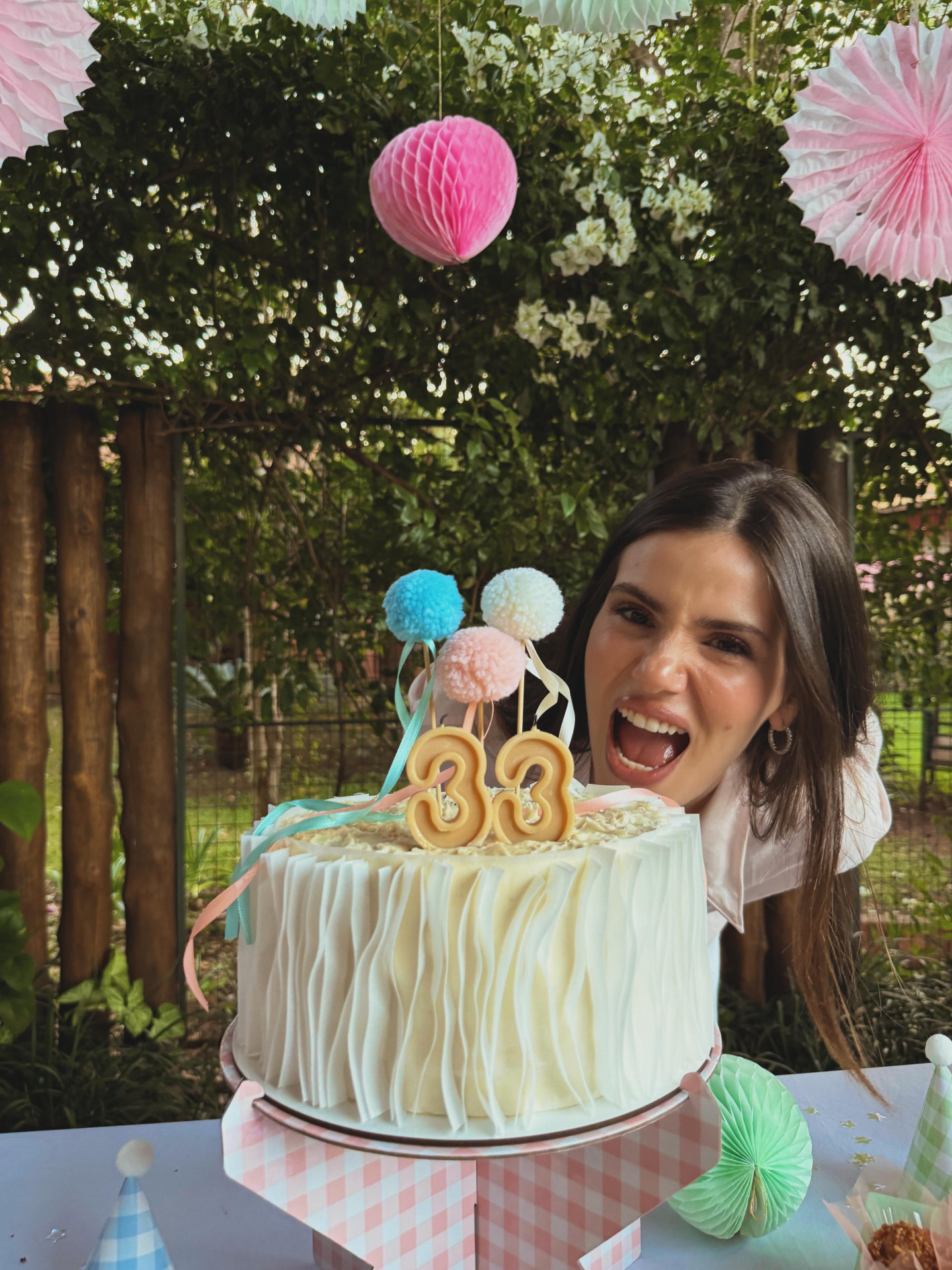 Camila Queiroz celebra aniversário com Klebber Toledo e a filha Clara - Reprodução / Instagram