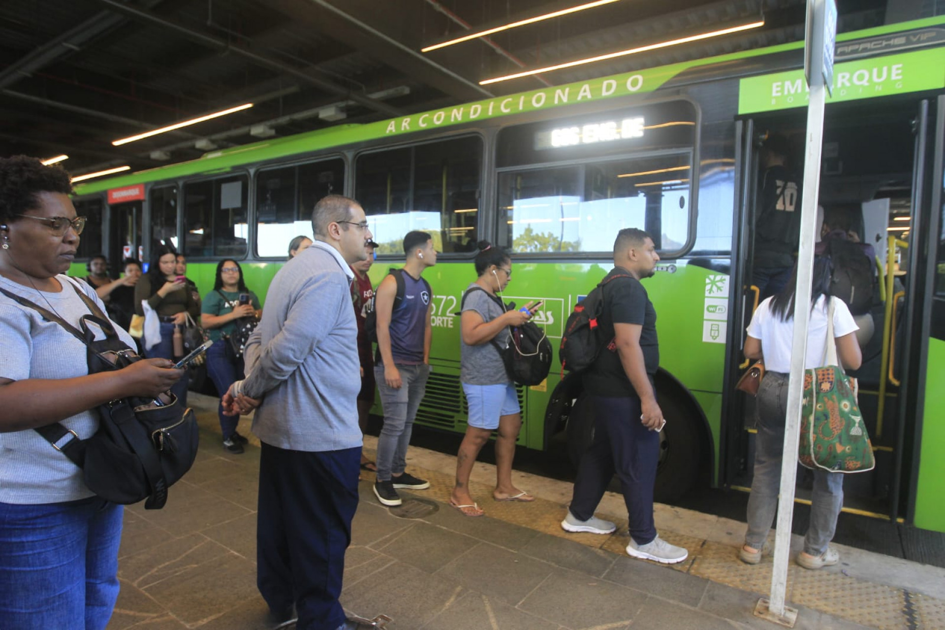 Terceiro dia da greve dos rodoviários registra longas filas no Terminal Gentileza - Reginaldo Pimenta/Agência O DIA