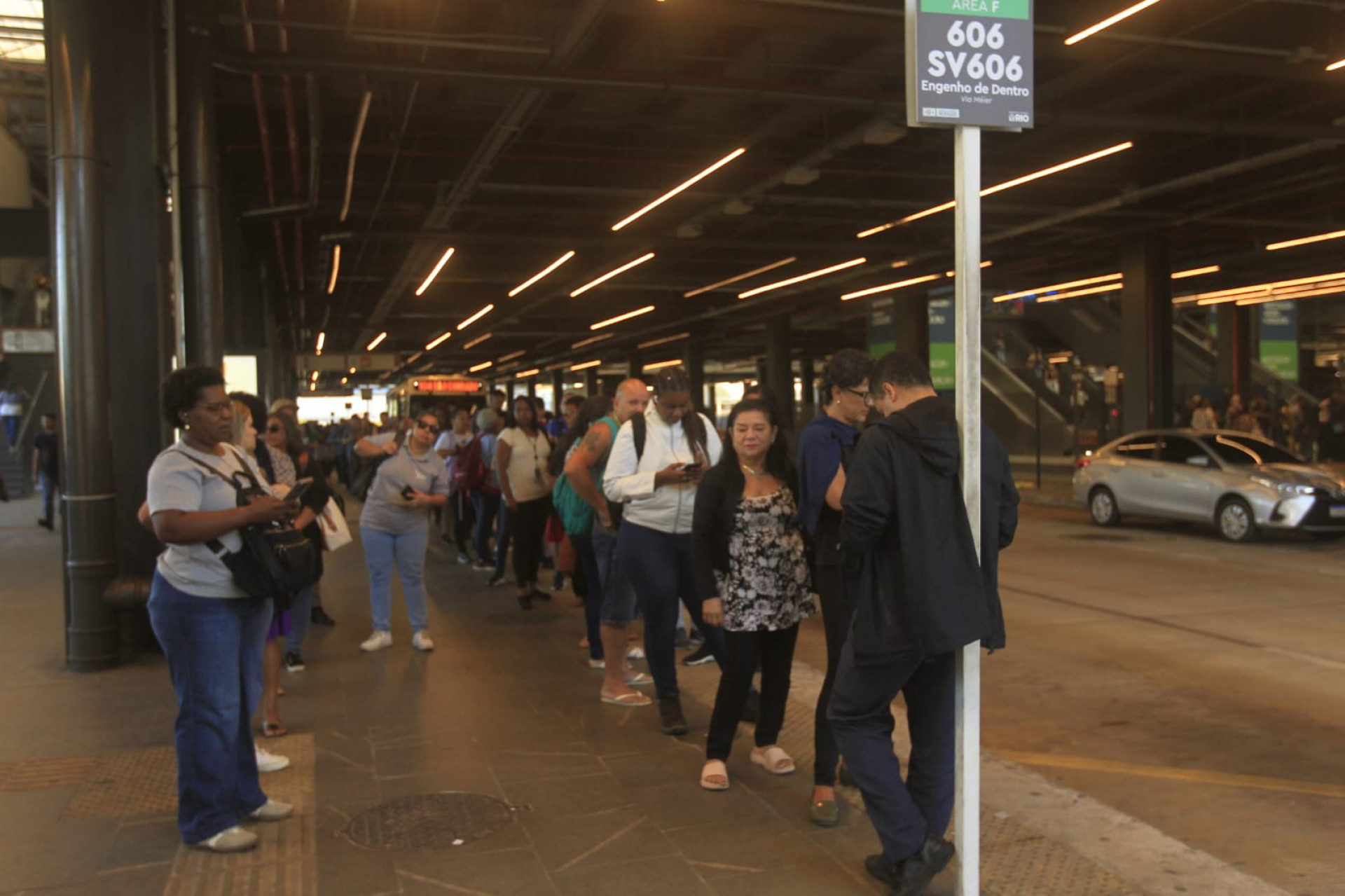 Terceiro dia da greve dos rodoviários registra longas filas no Terminal Gentileza - Reginaldo Pimenta/Agência O DIA
