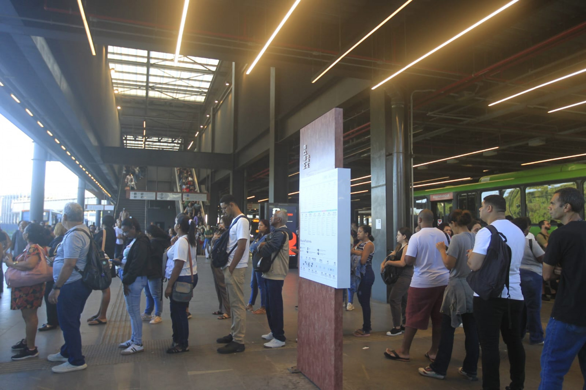 Terceiro dia da greve dos rodoviários registra longas filas no Terminal Gentileza - Reginaldo Pimenta/Agência O DIA