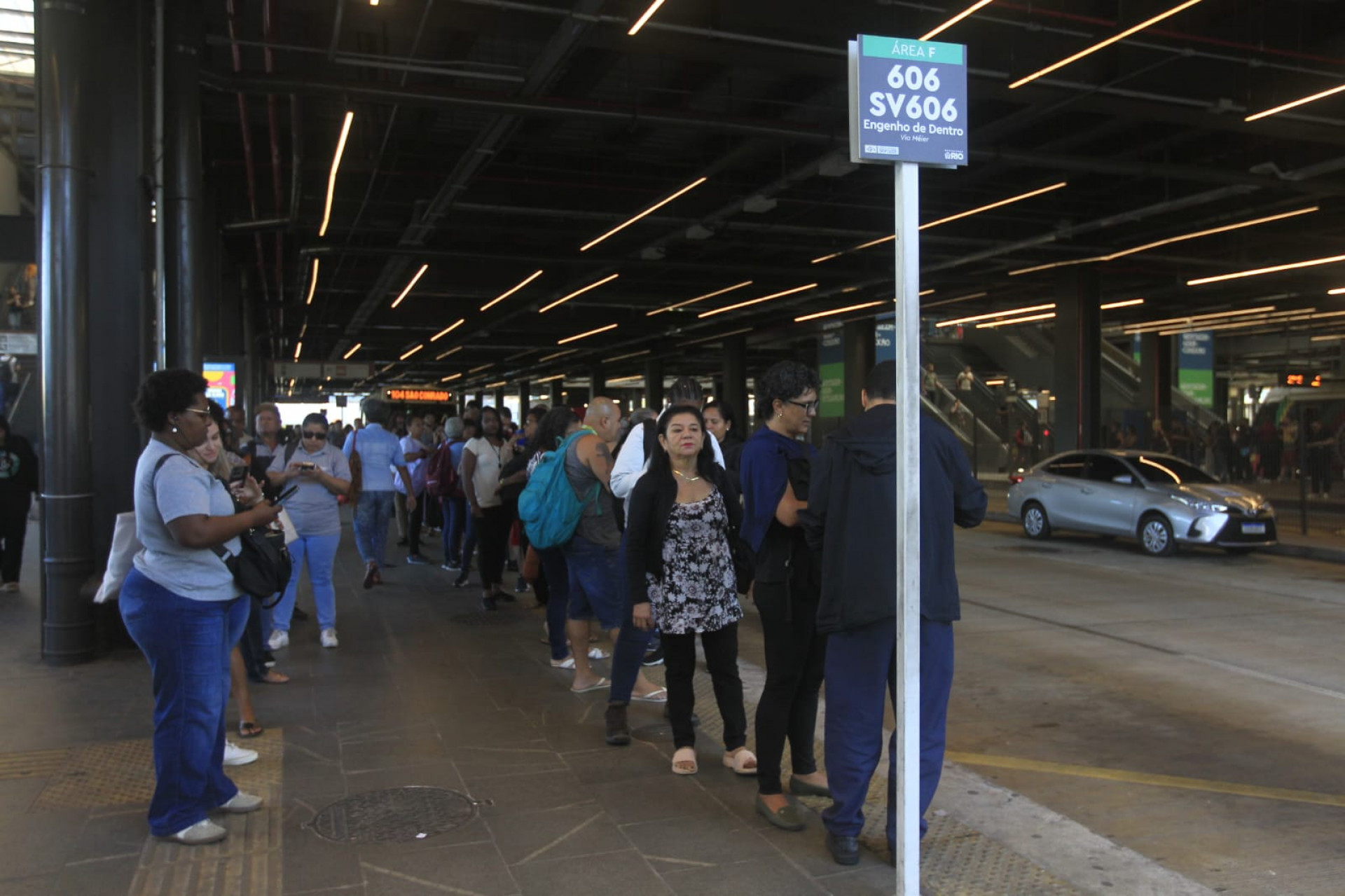 Terceiro dia da greve dos rodoviários registra longas filas no Terminal Gentileza - Reginaldo Pimenta/Agência O DIA