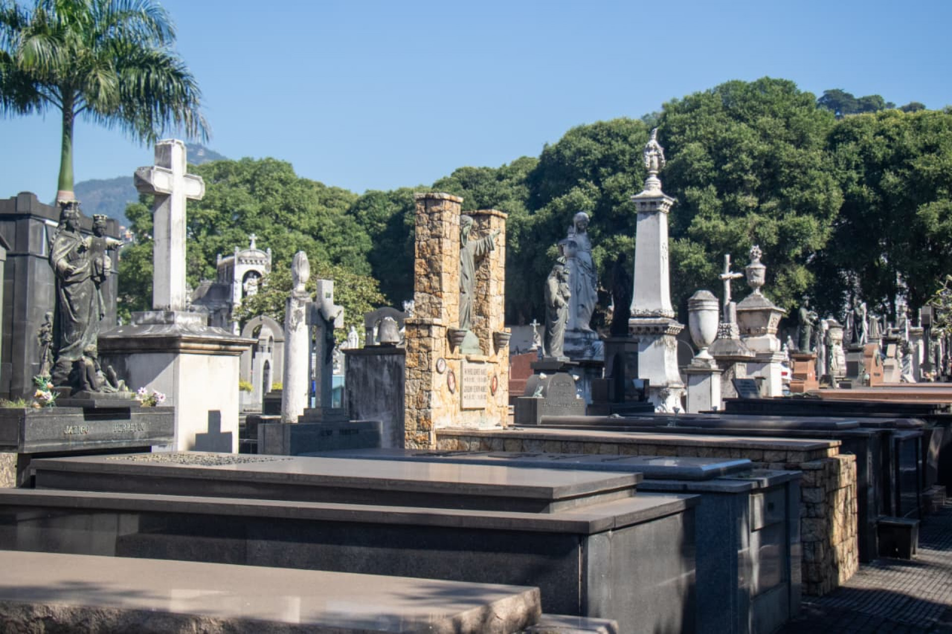 Marcio Belém dos Santos, morto a tiros em bar na Lapa, foi sepultado no Cemitério do Catumbi, no Centro do Rio - Érica Martin / Agência O DIA