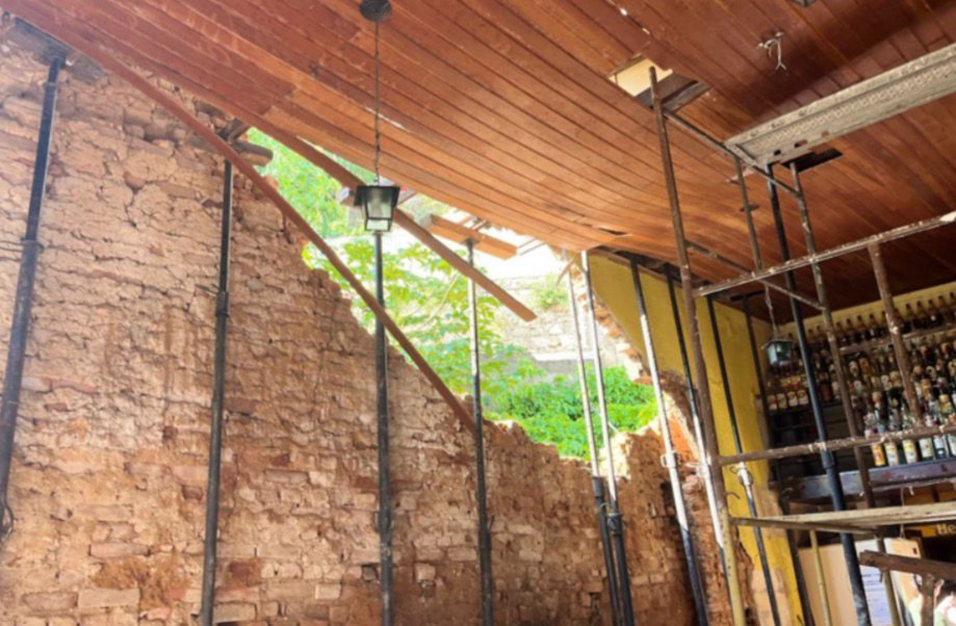 Parede do Bar do Seu Zé desabou - Arquivo Pessoal