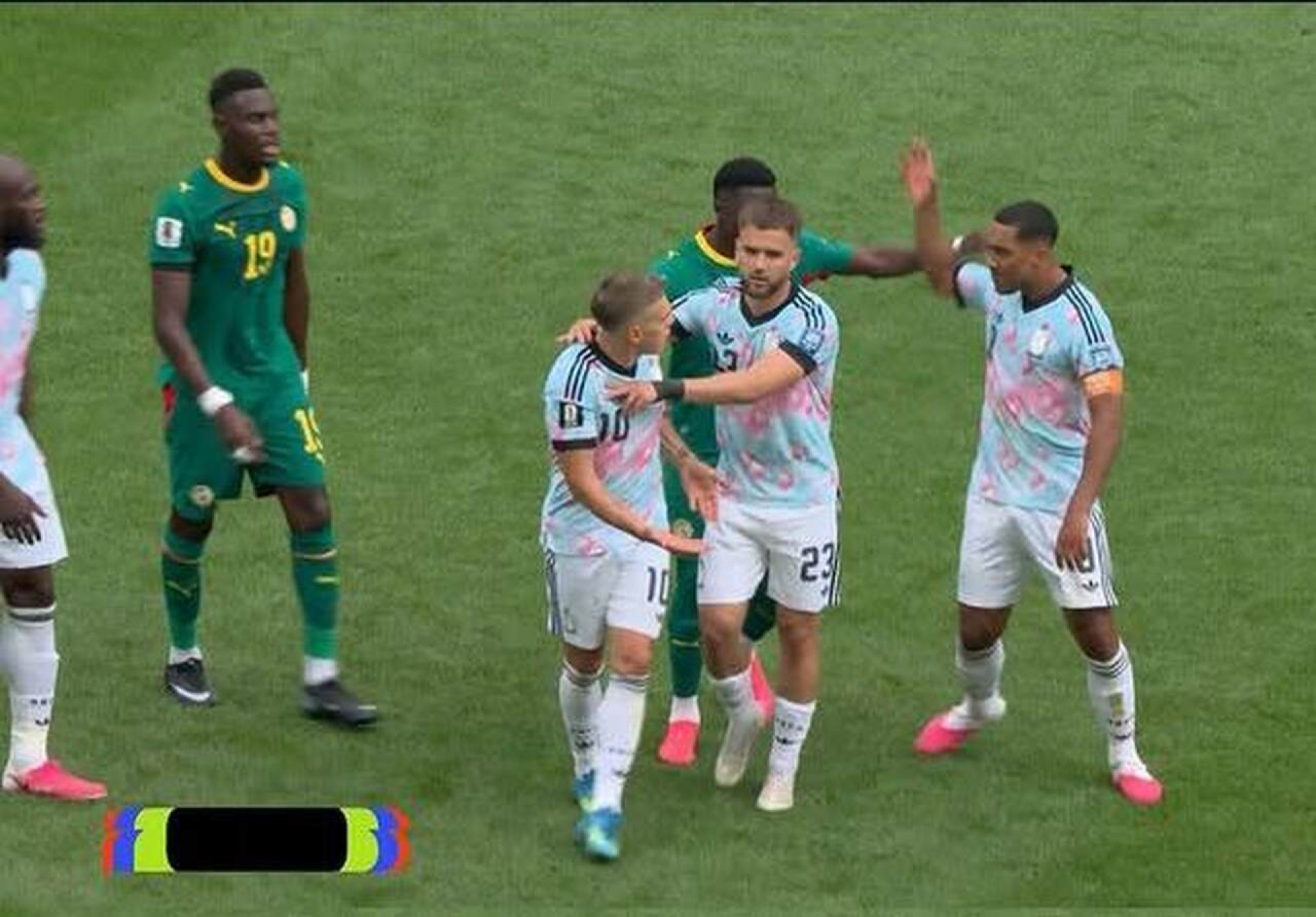 Her&oacute;is da B&eacute;lgica discutiram feio em campo antes da virada hist&oacute;rica sobre Senegal