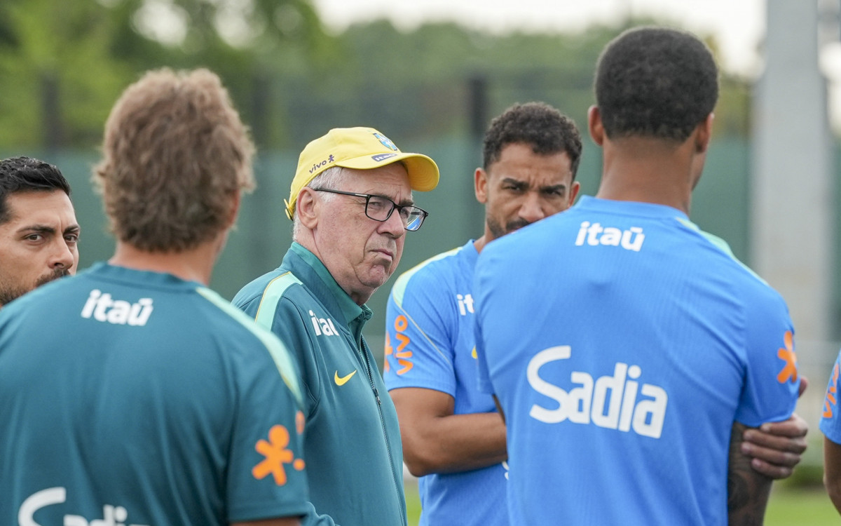 Ancelotti comanda treino da sele&ccedil;&atilde;o brasileira nos EUA
