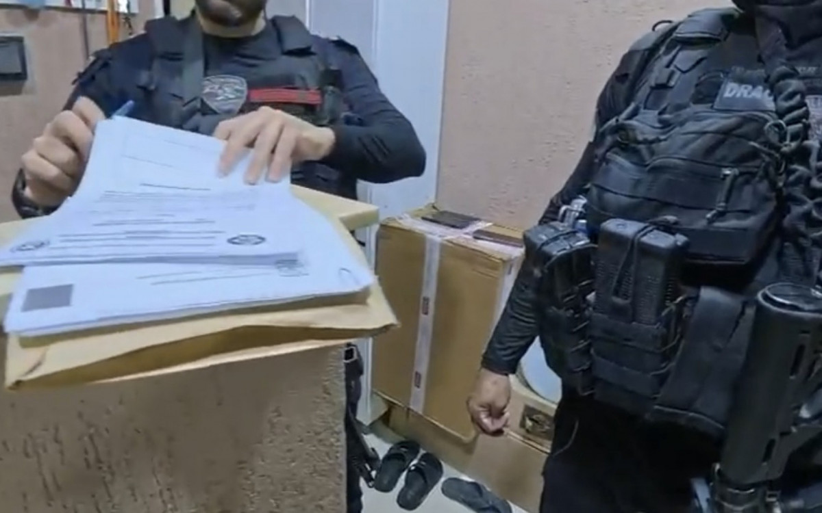 Agentes cumprem mais de 40 mandados em dez estados brasileiros