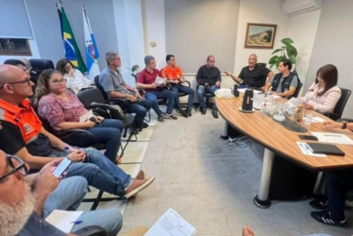 Após incêndio devastador, Rio das Ostras monta força-tarefa para impedir desabastecimento na saúde e reorganizar rede municipal