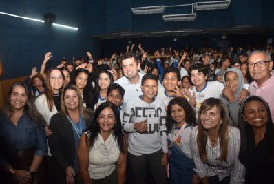 Duque de Caxias reativa cinema com programação gratuita