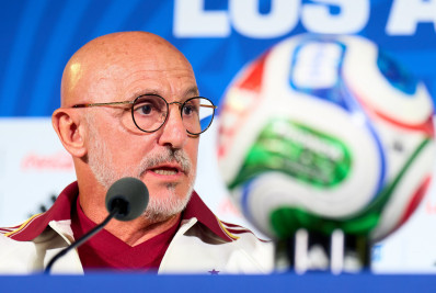 Técnico destaca evolução da Espanha na Copa: 'Marca das grandes'