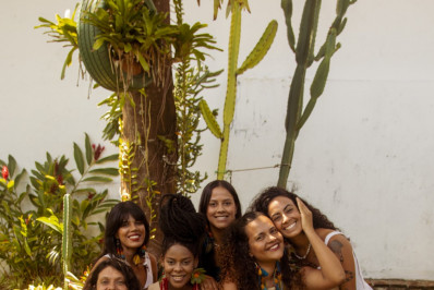 Sesc São Gonçalo recebe espetáculo que celebra ancestralidade e cultura popular brasileira