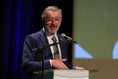 'Brasil não vai abandonar a mesa', diz ministro sobre taxação dos EUA