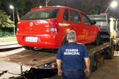 Homem embriagado e sem CNH é preso com réplica de pistola e touca ninja próximo à Guarda Municipal de Volta Redonda