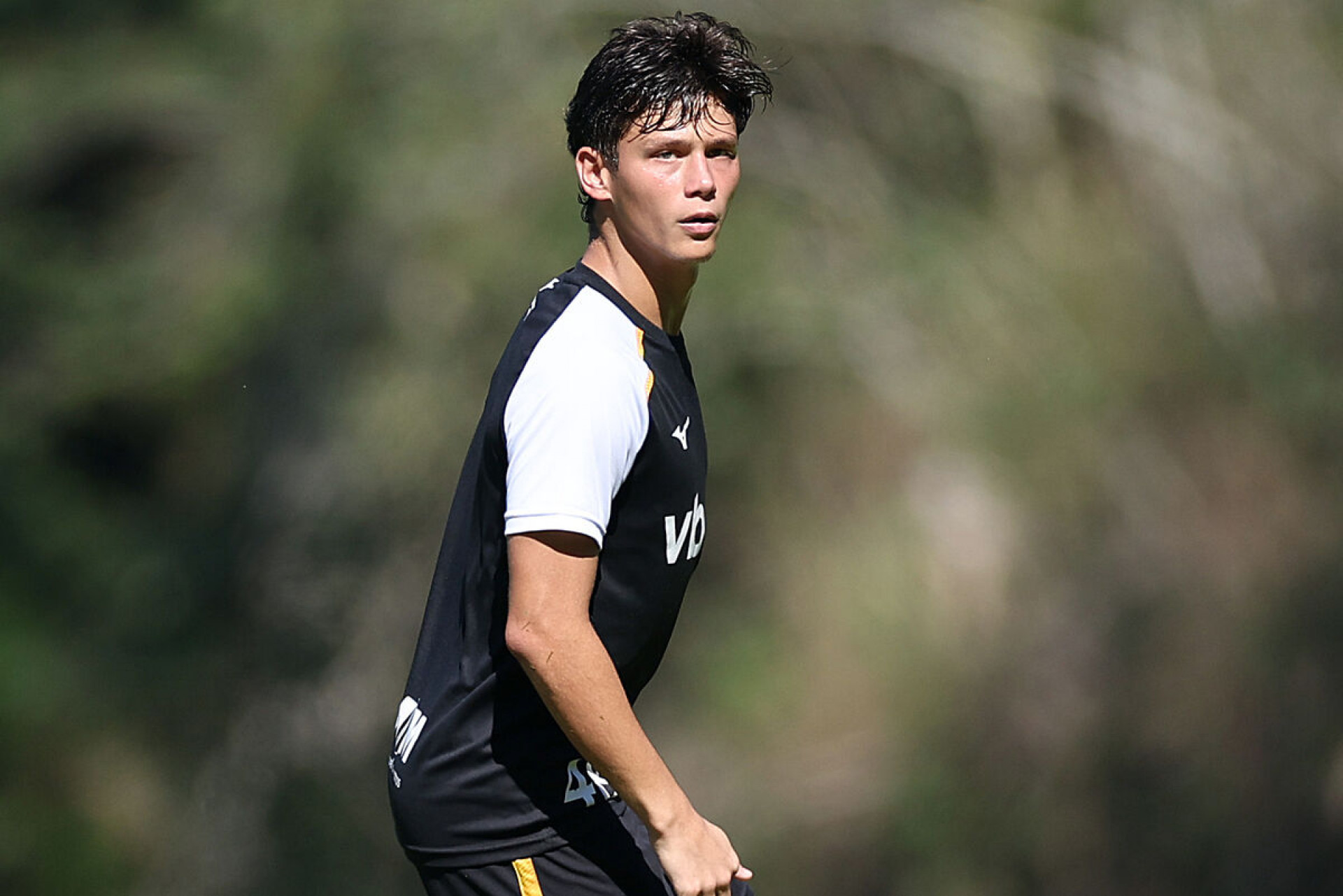 Botafogo refor&ccedil;a treinos com jovens da base no profissional