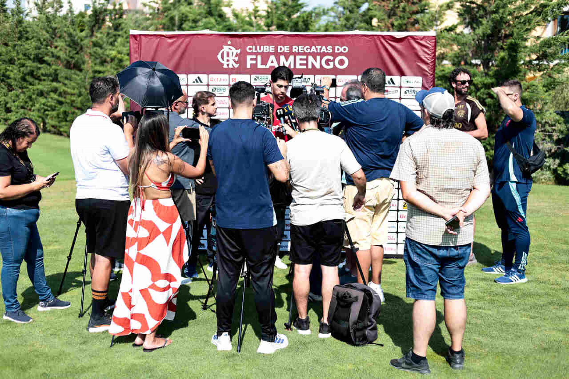 Rossi comenta tr&ecirc;s anos de chegada ao Flamengo: “Sou feliz”