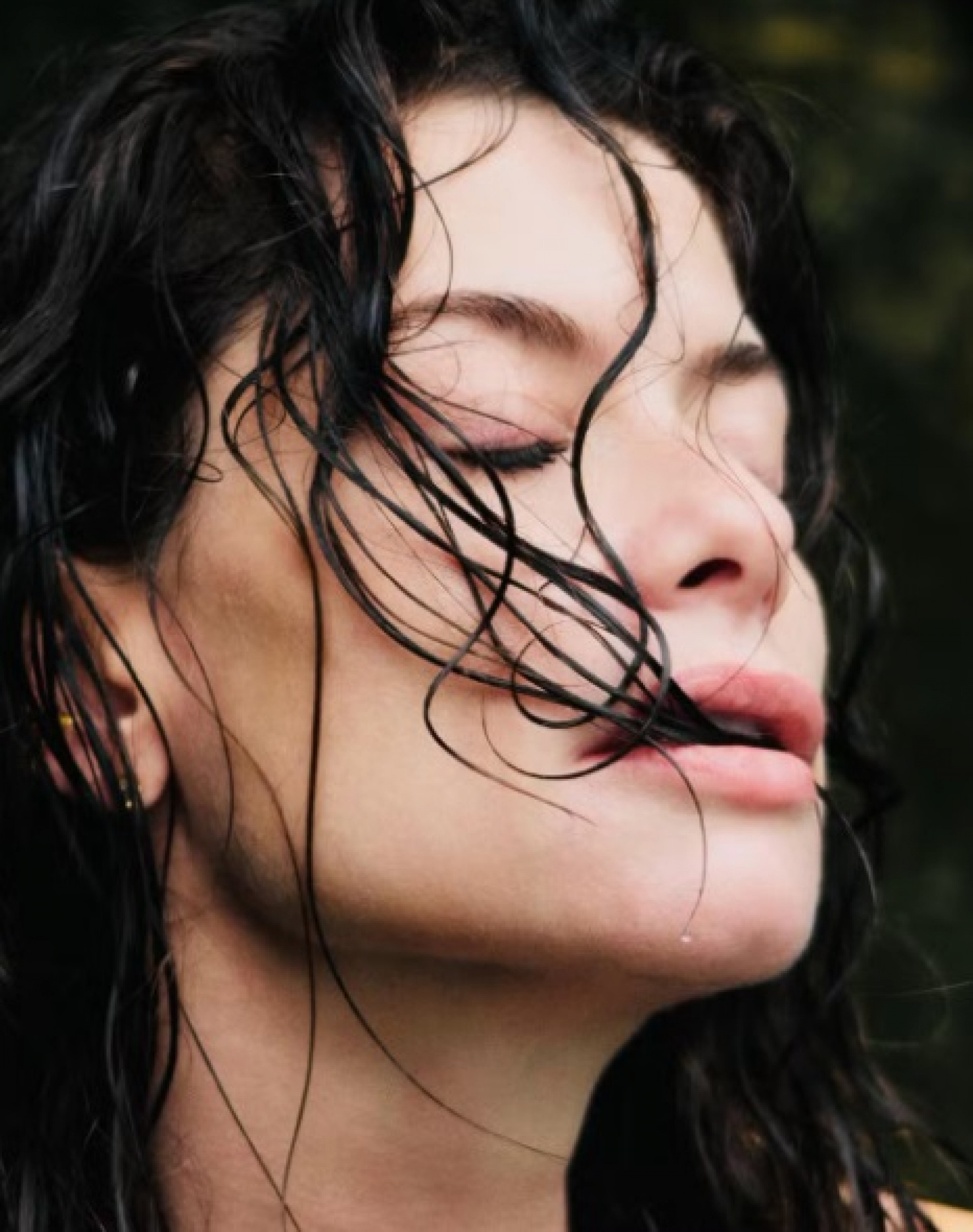 Alinne Moraes aposta em transparência e encanta fãs: 'Deusa' - Reprodução Instagram