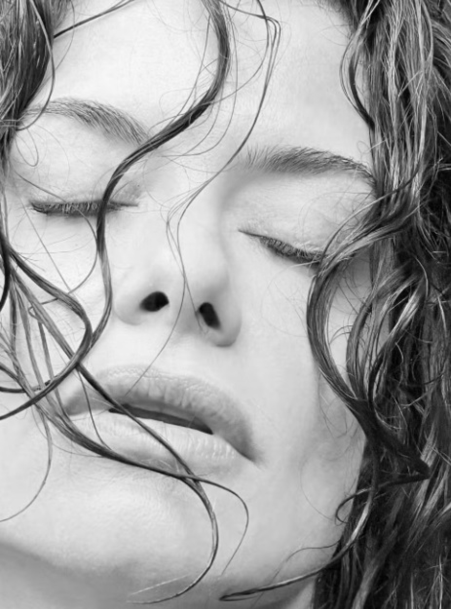 Alinne Moraes aposta em transparência e encanta fãs: 'Deusa' - Reprodução Instagram