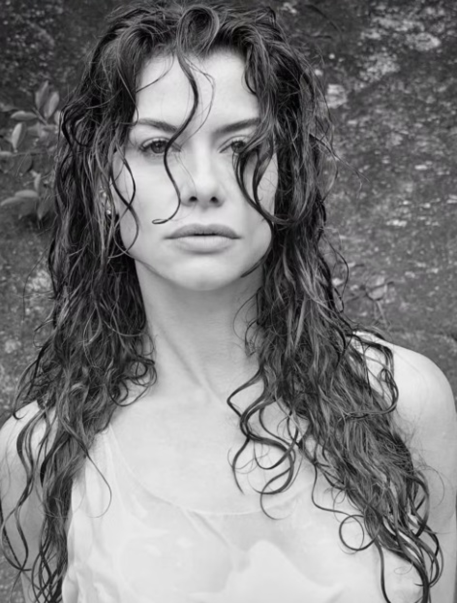 Alinne Moraes aposta em transparência e encanta fãs: 'Deusa' - Reprodução Instagram