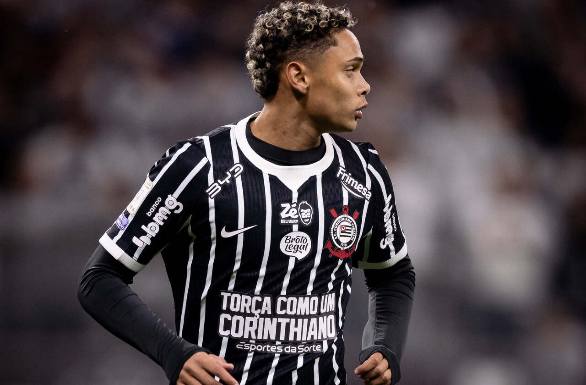 Clube belga recua ap&oacute;s entrave salarial com atacante do Corinthians