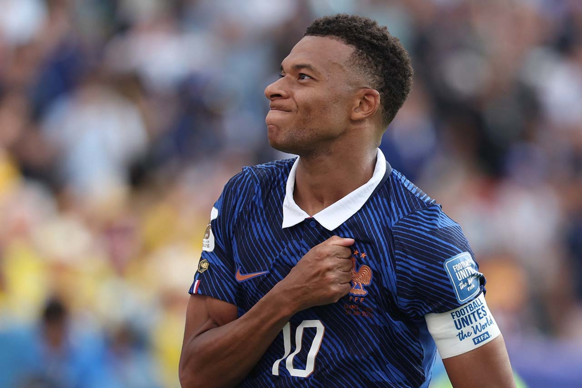 Mbapp&eacute; refor&ccedil;a papel de l&iacute;der e demonstra maturidade com presente especial &agrave; sele&ccedil;&atilde;o da Fran&ccedil;a