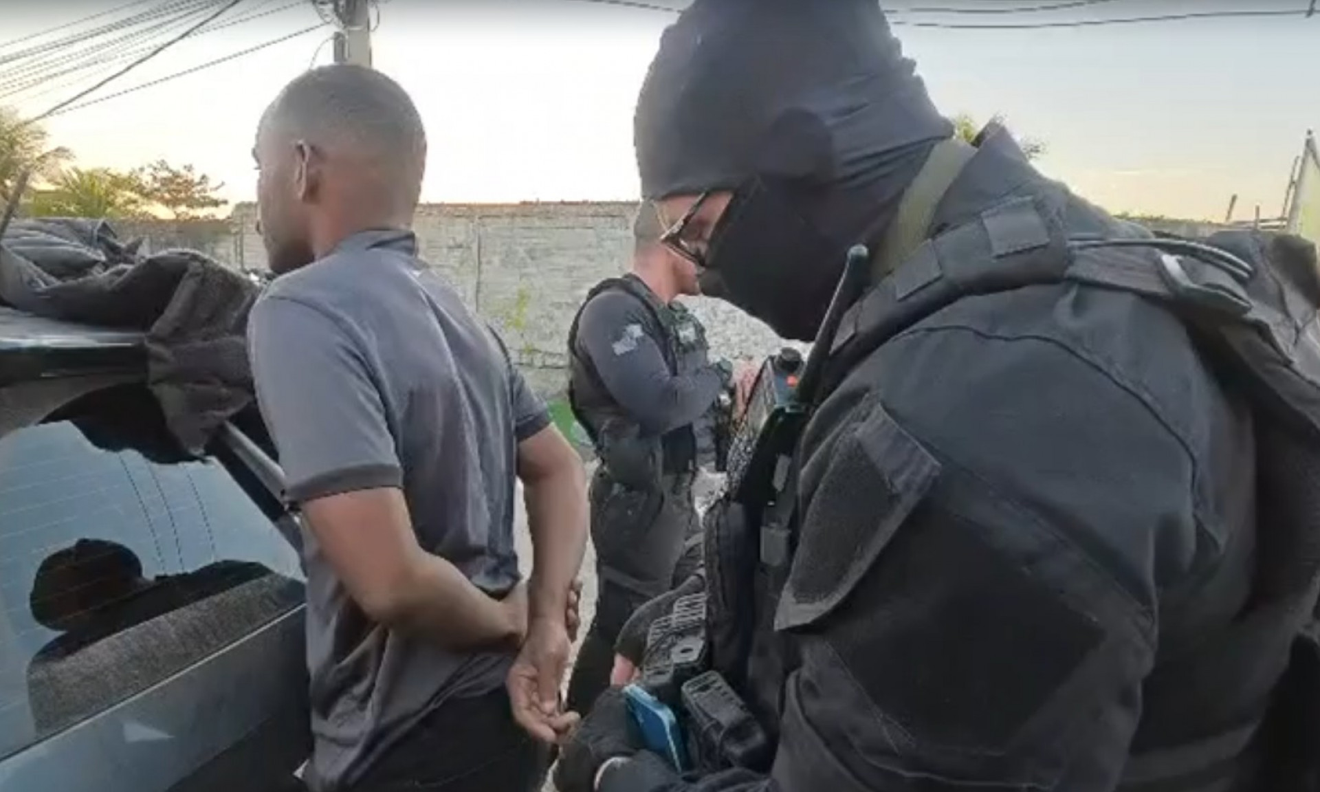 Agentes realizam operação contra milícia atuante na Zona Oeste - Reprodução