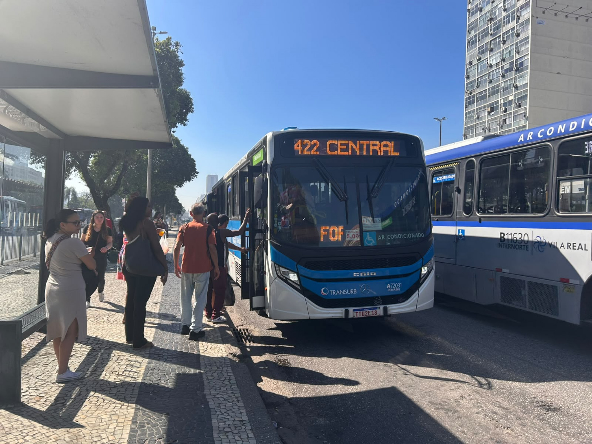 Após rodoviários suspenderem greve, ônibus voltaram a circular nesta quinta-feira (2) - Ana Fernanda Freire / Agência O Dia