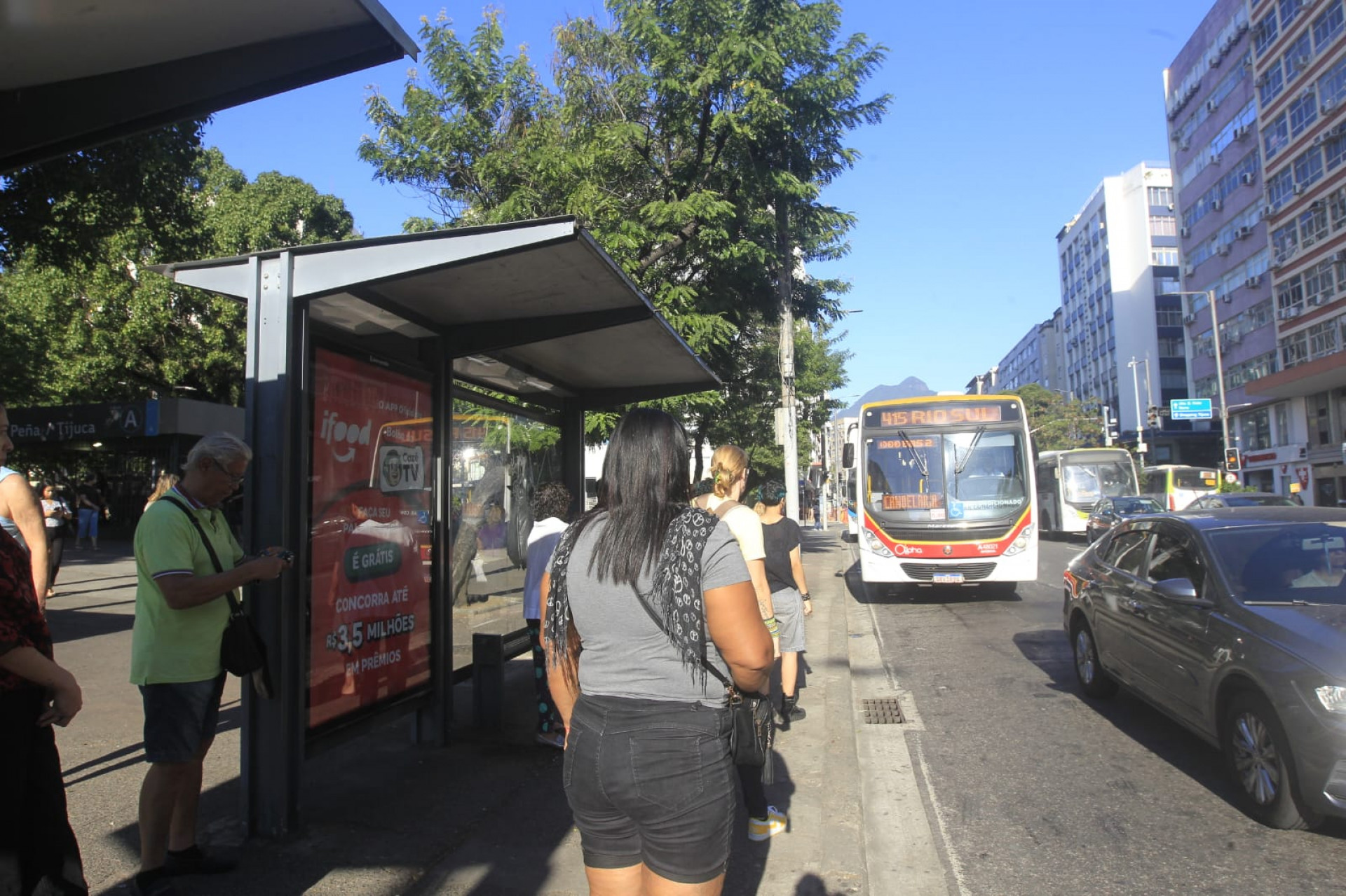 Passageiros de ponto na Praça Sáenz Peña relatam começo de normalidade no serviço de ônibus - Reginaldo Pimenta / Agência O Dia