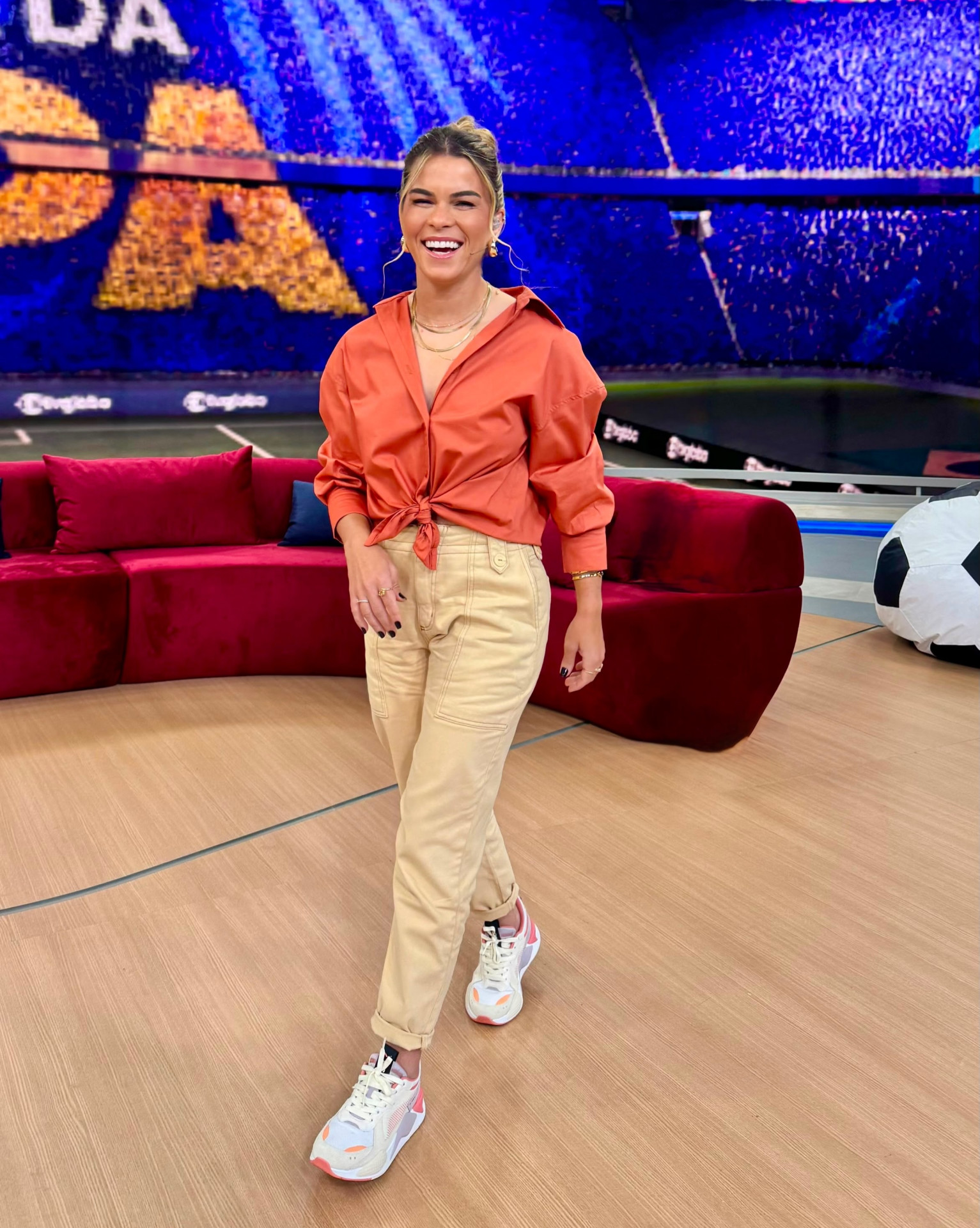 Tamires Dias faz parte do time de apresentadores do 'Central da Copa' - Reprodução/Instagram 