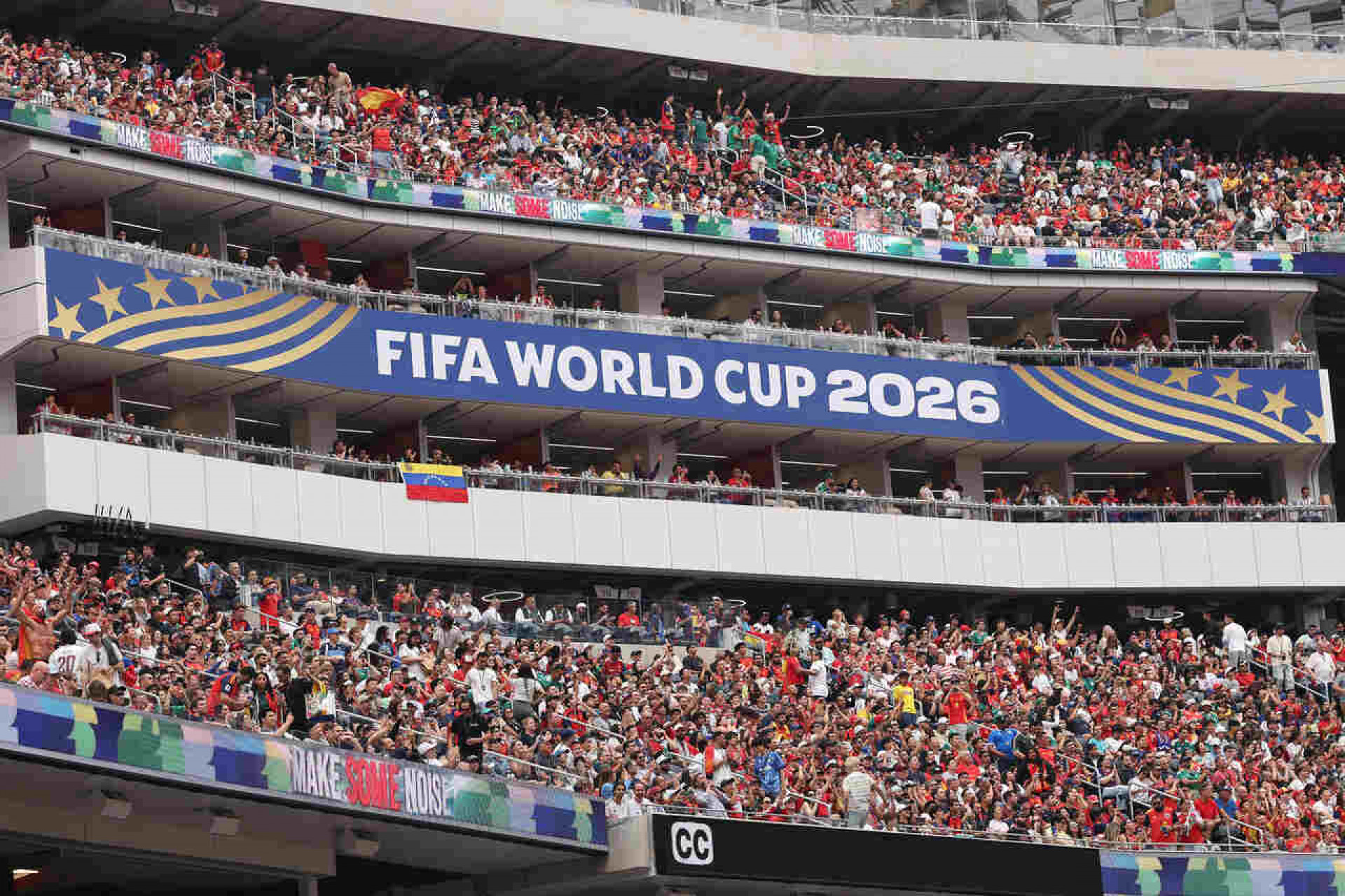 Trio de anfitri&otilde;es da Copa 2026 disputa inven&ccedil;&atilde;o da “ola”; entenda a hist&oacute;ria