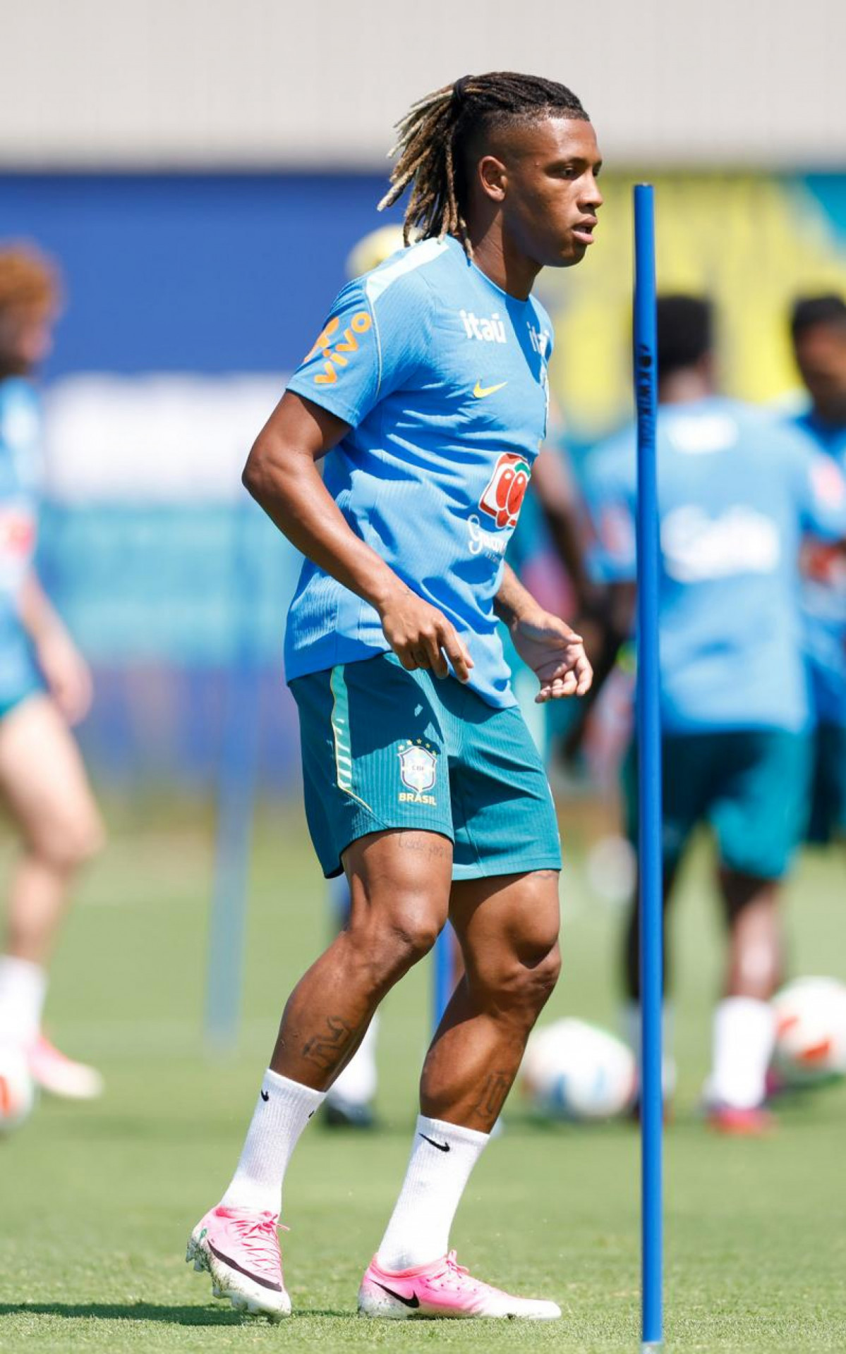 Danilo Santos em treino da Sele&ccedil;&atilde;o - Rafael Ribeiro / CBF