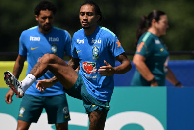 Raphinha vai a campo e aumenta expectativa por retorno na Seleção