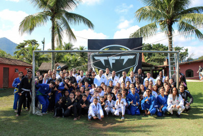 Evento da TFT BJJ reúne integração de crianças e inclusão em ação especial na Zona Oeste do Rio
