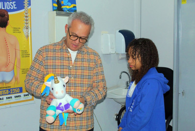 Projeto ‘Coluna Reta’ passa a disponibilizar coletes ortopédicos e amplia atendimento a crianças e adolescentes em Volta Redonda