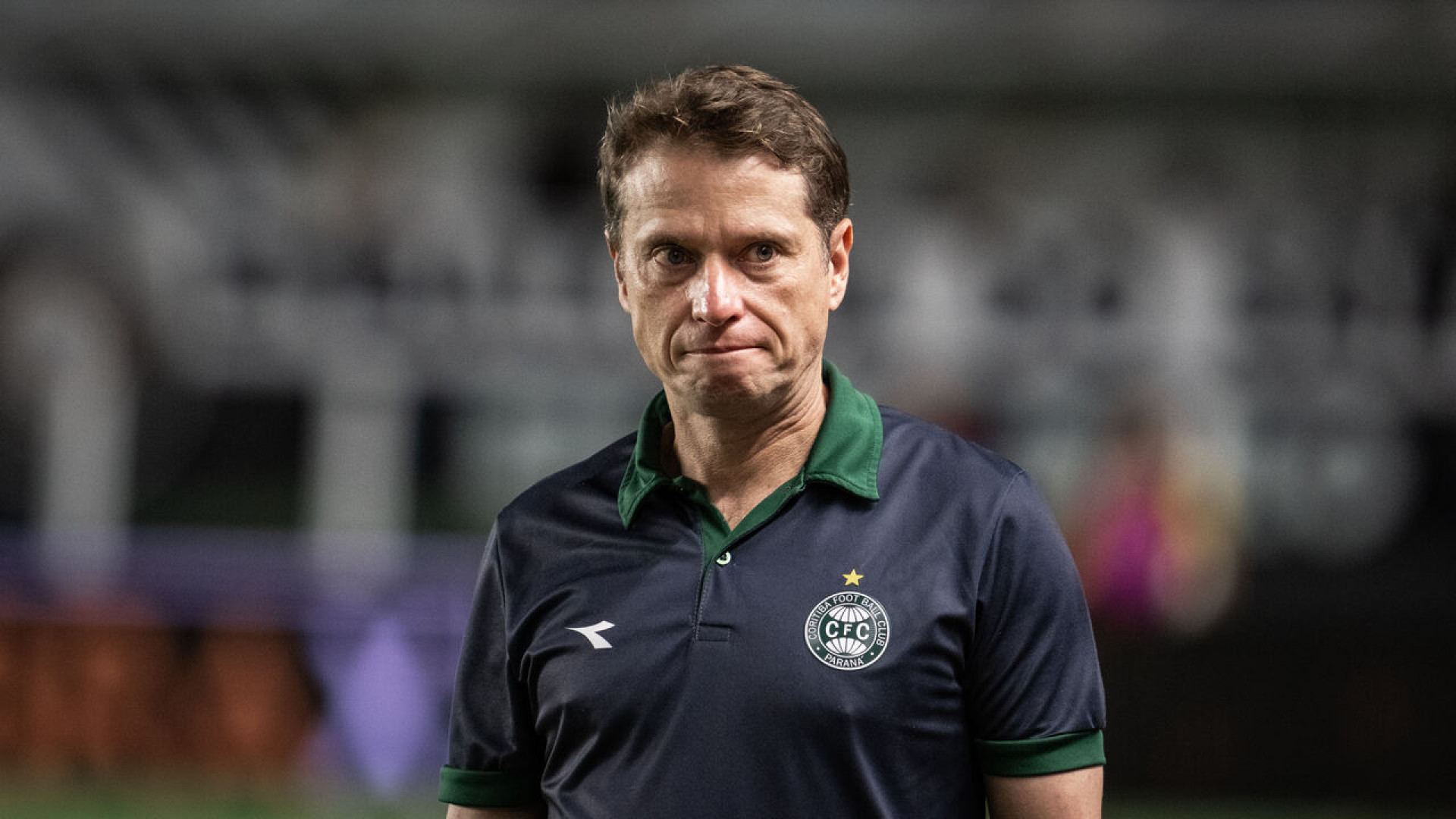 Vasco n&atilde;o resolve impasse, e Fernando Seabra deve seguir no Coritiba