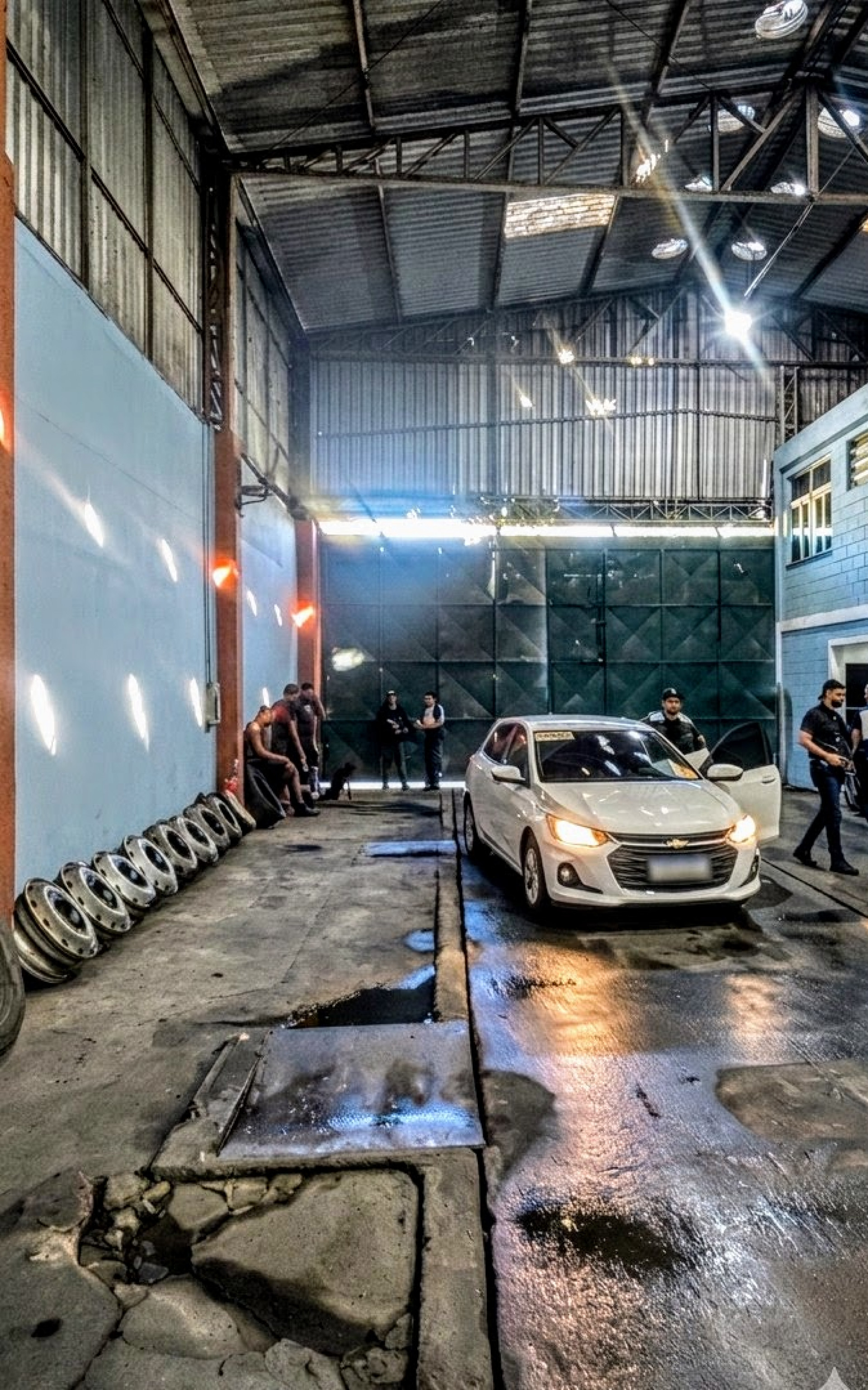 Operação Foco fecha posto clandestino de combustíveis em Duque de Caxias