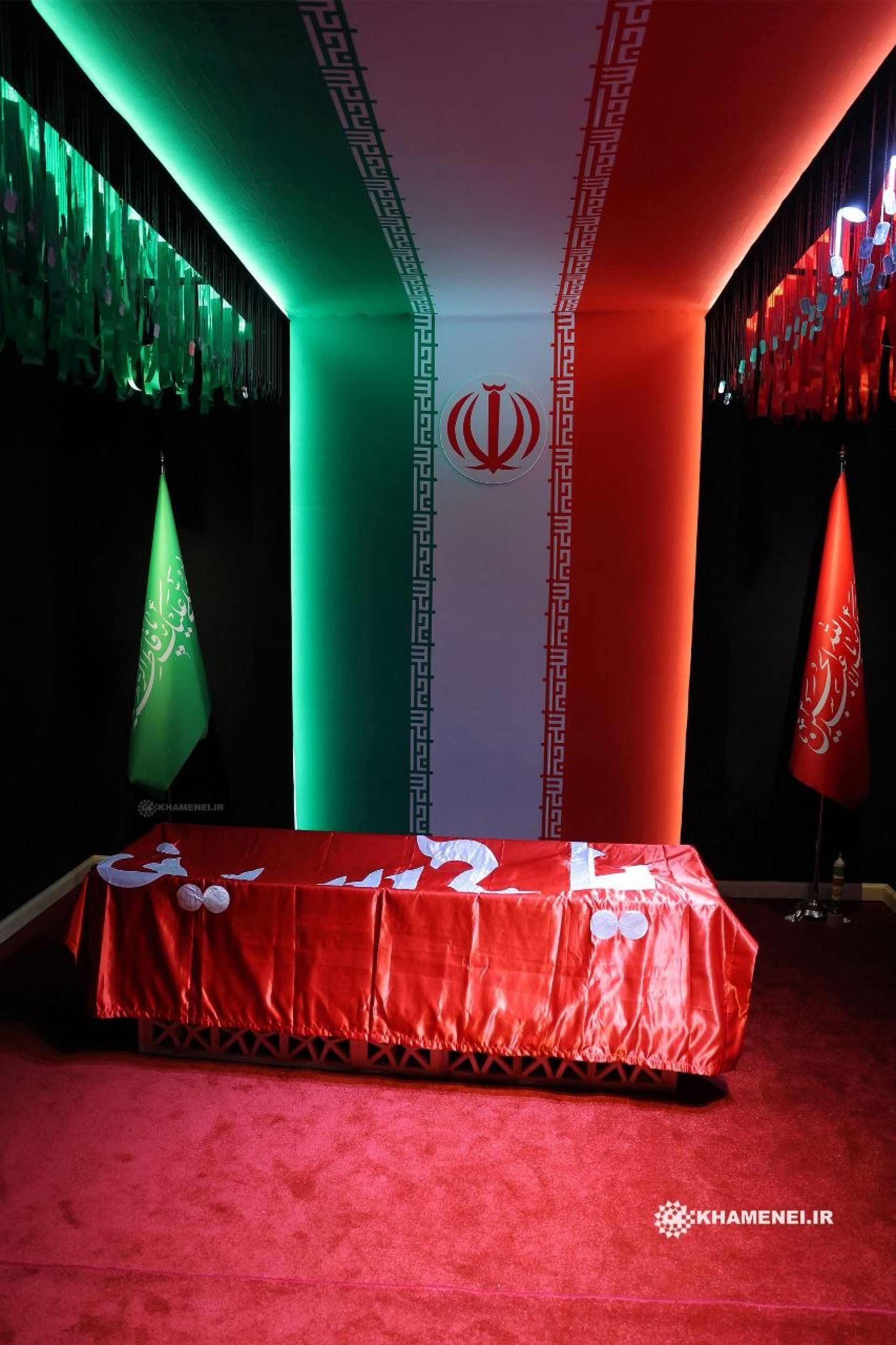 Ali Khamenei ser&aacute; enterrado em sua cidade natal, na pr&oacute;xima quinta-feira - Divulga&ccedil;&atilde;o / Khamenei Media