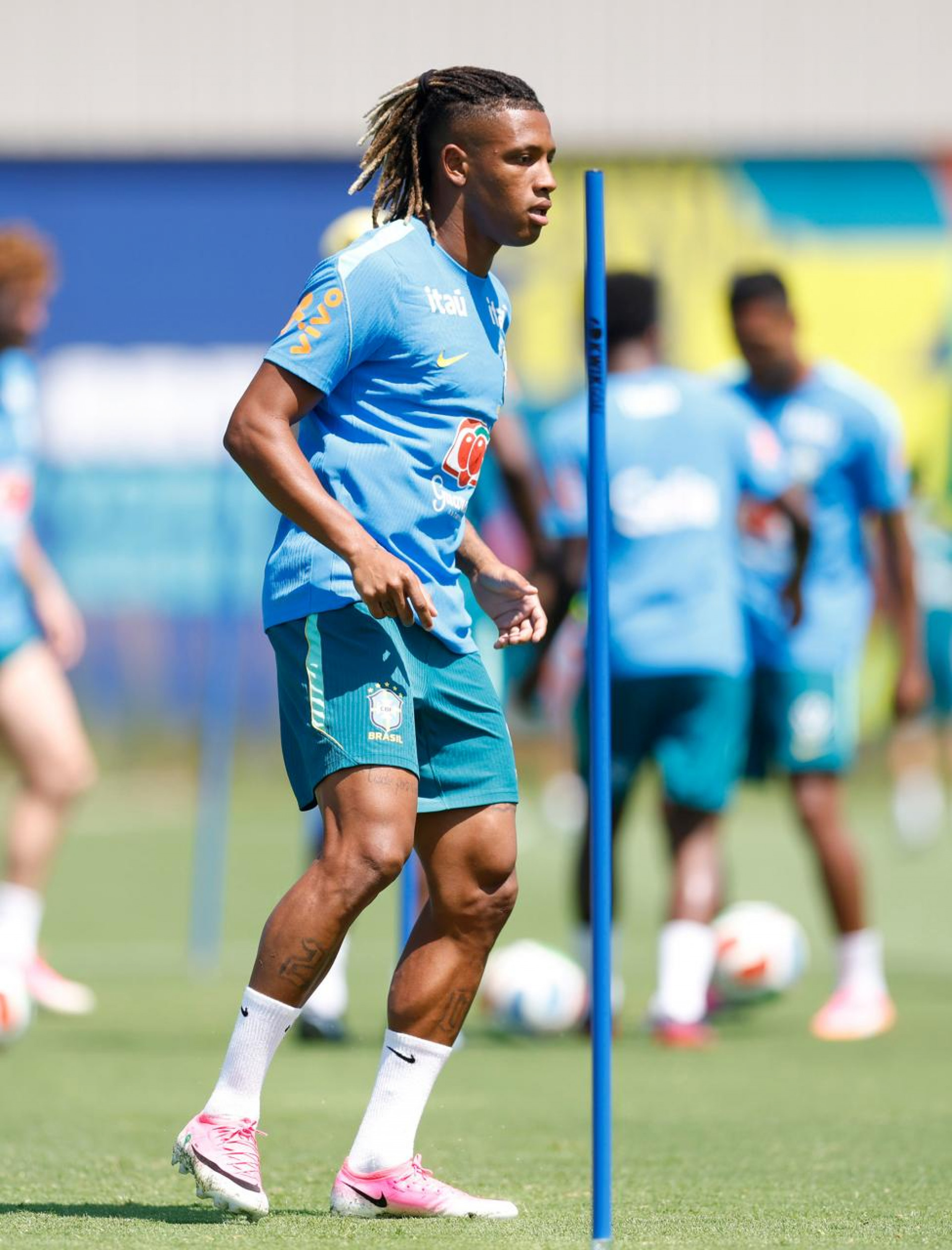 Danilo Santos em treino da Seleção
