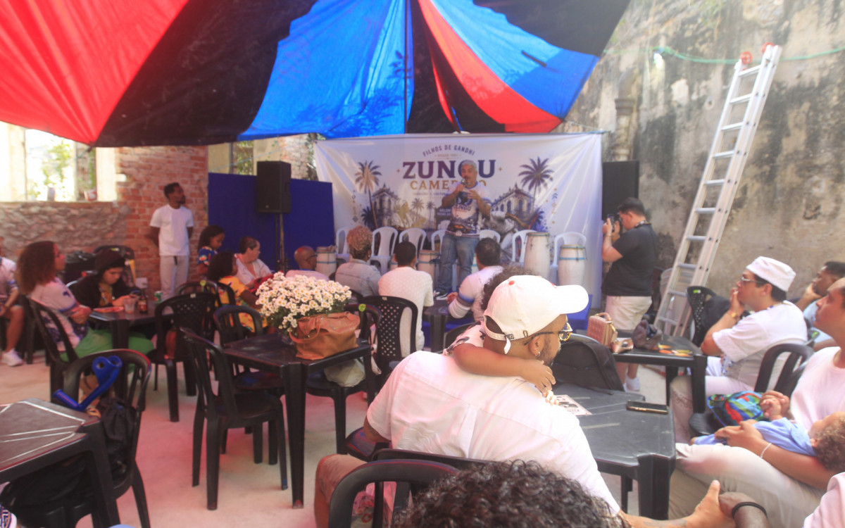 Evento Zungu Camerino, que celebra a cultura negra e ancestralidade. A festança reúne gastronomia tradicional, música e manifestações artísticas, na Associação Cultural Recreativa Filhos de Gandhi Rio, no Centro do Rio, neste sábado (04). - Reginaldo Pimenta/Agência O Dia