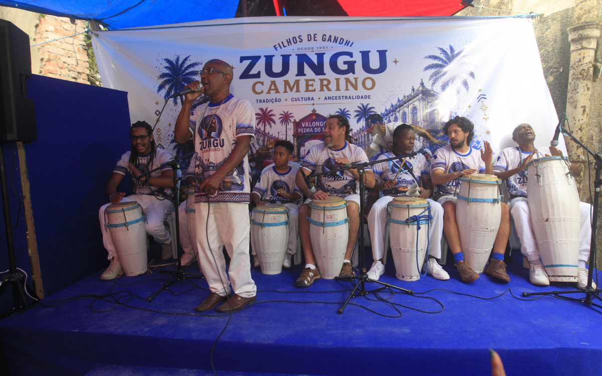 Evento Zungu Camerino, que celebra a cultura negra e ancestralidade. A festança reúne gastronomia tradicional, música e manifestações artísticas, na Associação Cultural Recreativa Filhos de Gandhi Rio, no Centro do Rio, neste sábado (04). - Reginaldo Pimenta/Agência O Dia
