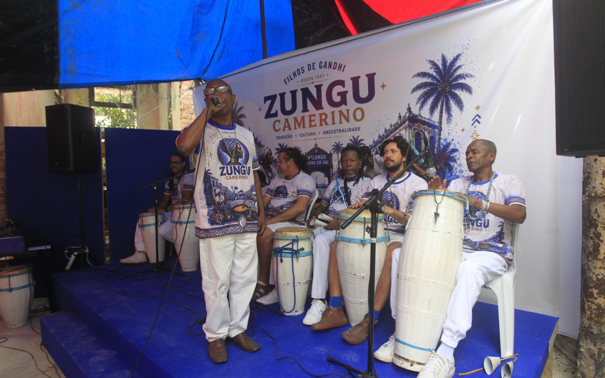 Evento Zungu Camerino, que celebra a cultura negra e ancestralidade. A festança reúne gastronomia tradicional, música e manifestações artísticas, na Associação Cultural Recreativa Filhos de Gandhi Rio, no Centro do Rio, neste sábado (04). - Reginaldo Pimenta/Agência O Dia