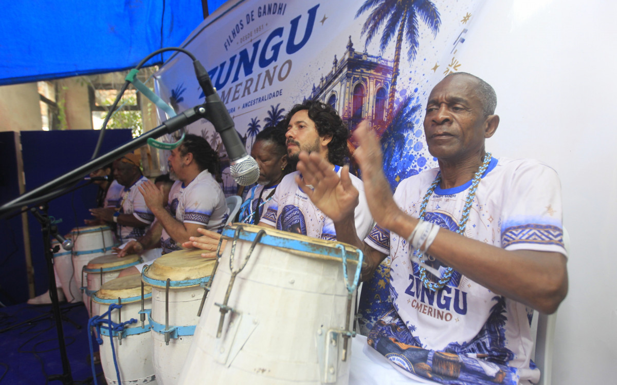 Evento Zungu Camerino, que celebra a cultura negra e ancestralidade. A festança reúne gastronomia tradicional, música e manifestações artísticas, na Associação Cultural Recreativa Filhos de Gandhi Rio, no Centro do Rio, neste sábado (04). - Reginaldo Pimenta/Agência O Dia