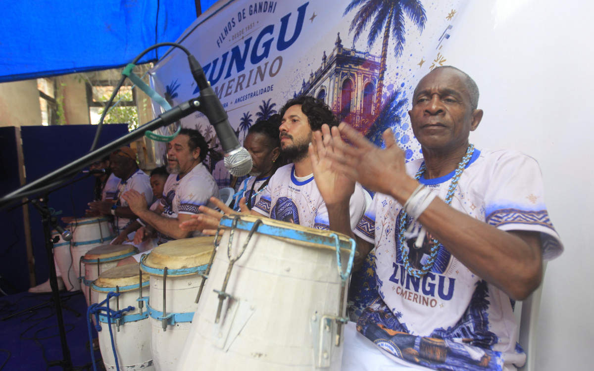 Evento Zungu Camerino, que celebra a cultura negra e ancestralidade. A festança reúne gastronomia tradicional, música e manifestações artísticas, na Associação Cultural Recreativa Filhos de Gandhi Rio, no Centro do Rio, neste sábado (04). - Reginaldo Pimenta/Agência O Dia