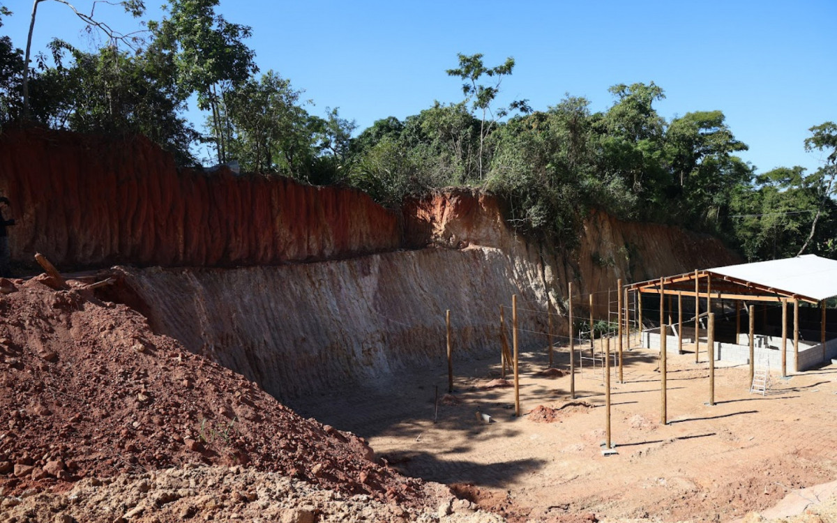 Operação extração de terra perto do Clube de tiro em Maricá - Fabiano Veneza/Seas